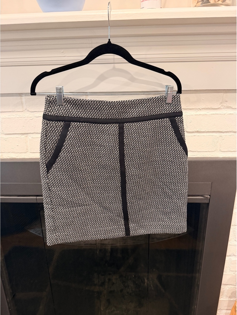 Loft mini skirt